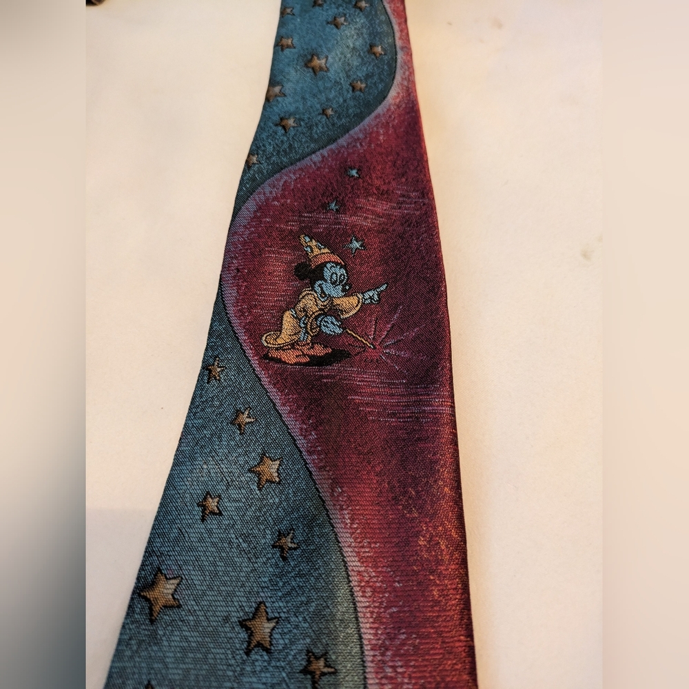Vintage Mickey Mouse tie$79 $108 Details:100% Polyester Made in 1980s (80s)